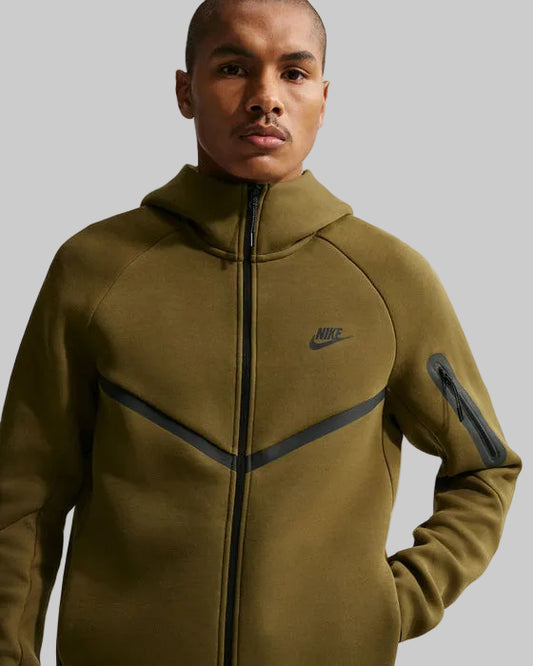 CHAQUETA NIKE TECH VERDE OLIVA